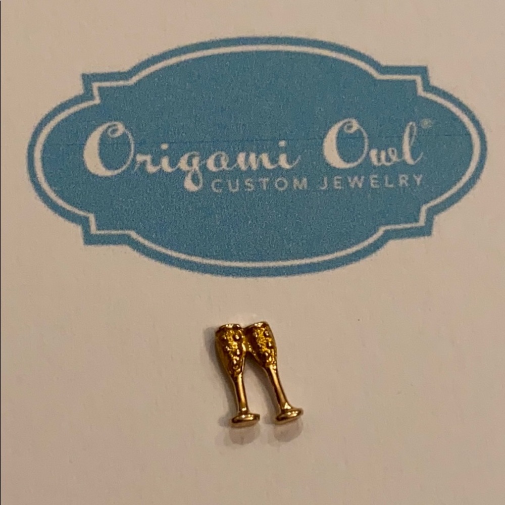 🆕Origami Owl Champagne Flutes charm